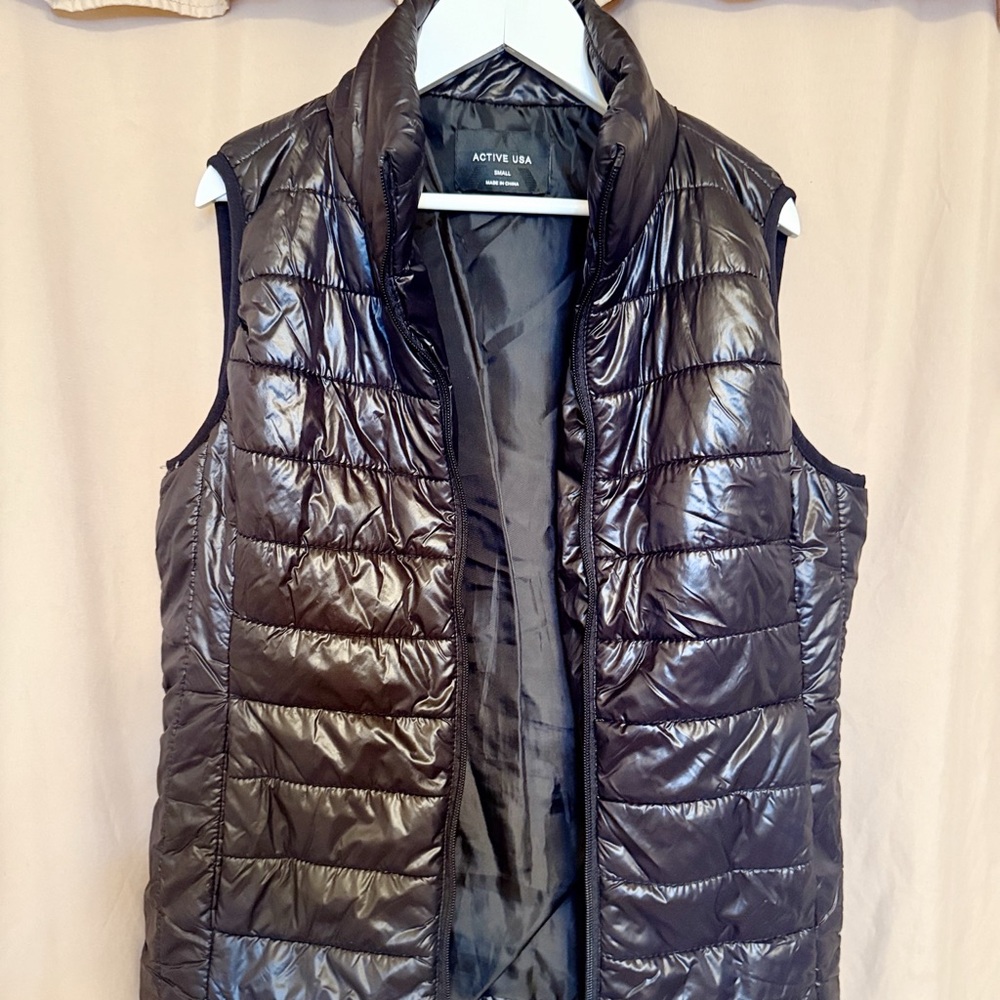 Active USA Black Puffer Vest